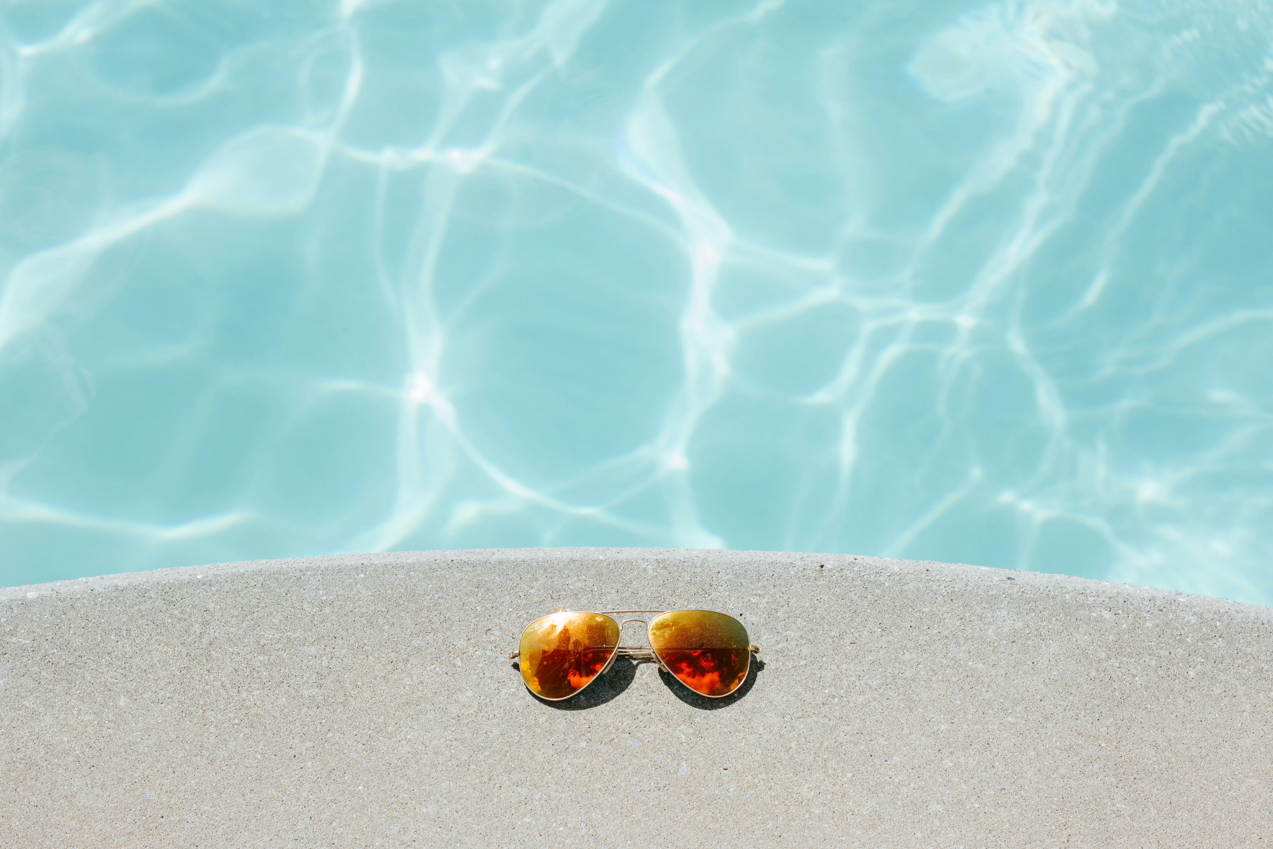 swimming pool-hotel-stay-sun